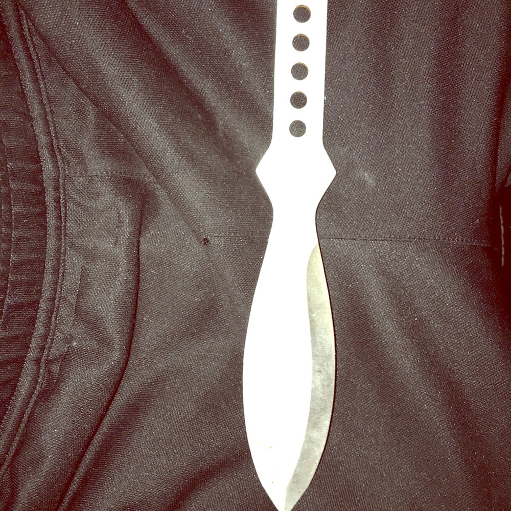 Throwing knife